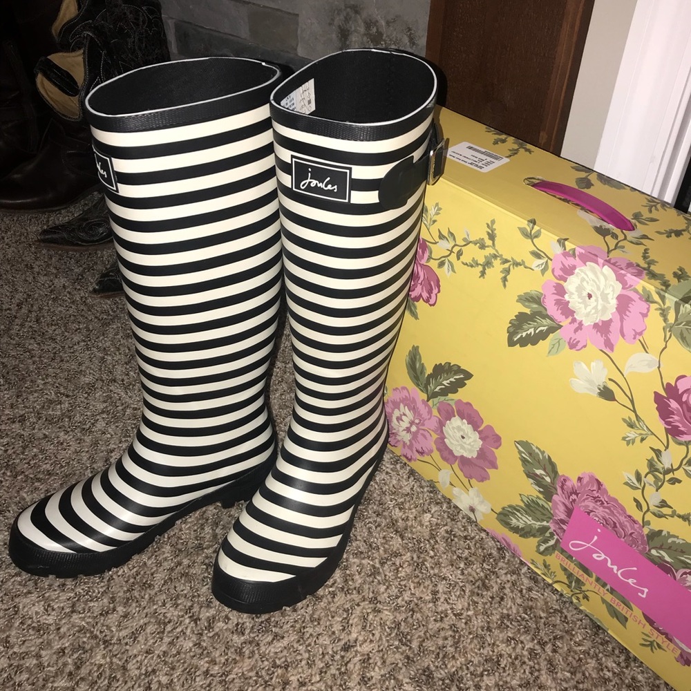 Joules striped rain boots! 8